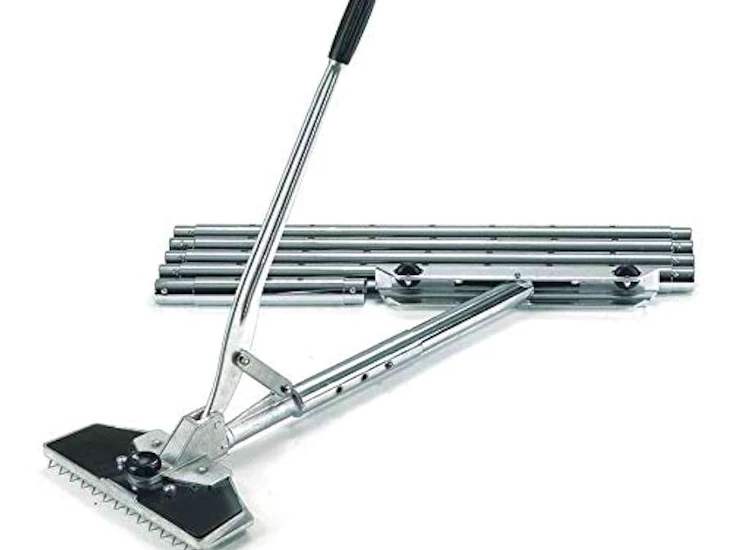 Professional carpet stretcher