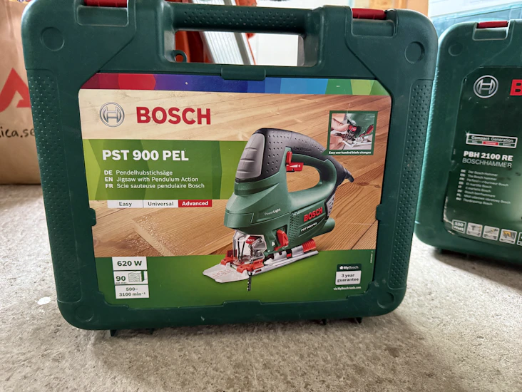 Bosch pst 900 pel sticksåg med sågblad, 620 w