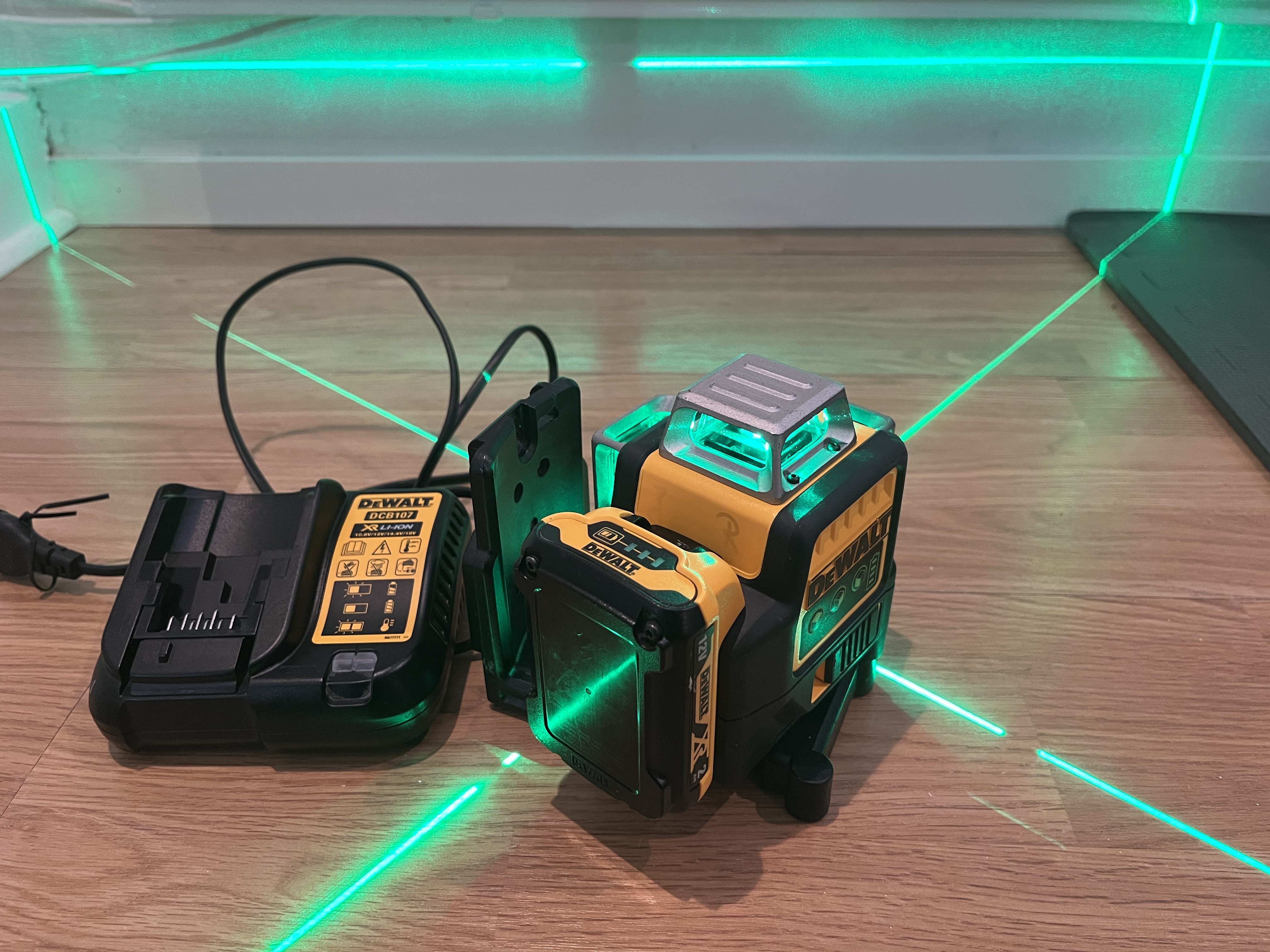 Dewalt dce089g 12v xr 3x360° krysslinjelaser - grön