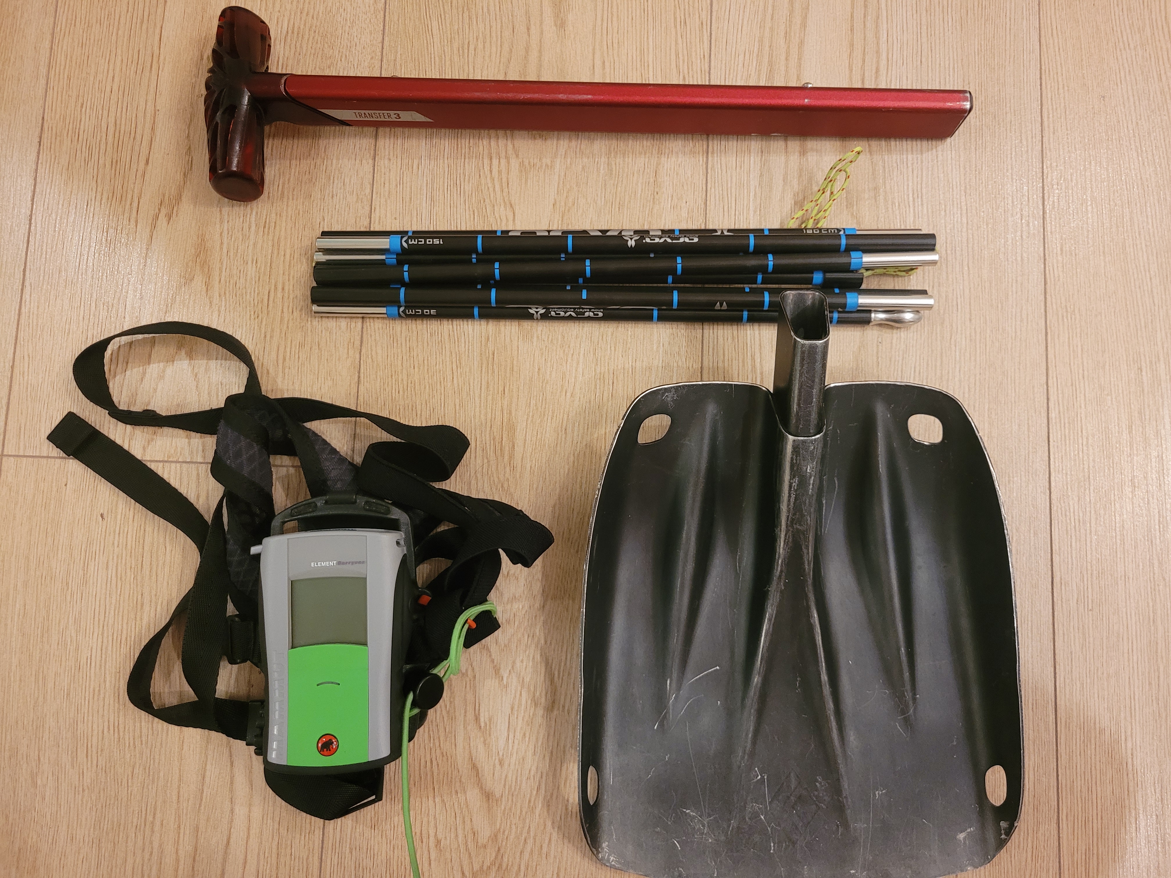 Lumiturvallisuuspaketti -piippari/sondi/lapio