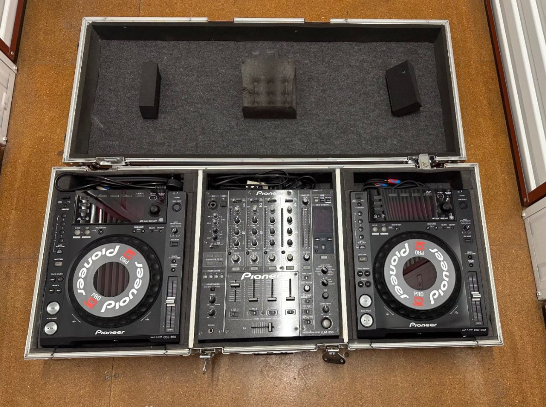 Cdj 850 pioneer mk5 with djm 850 mixer