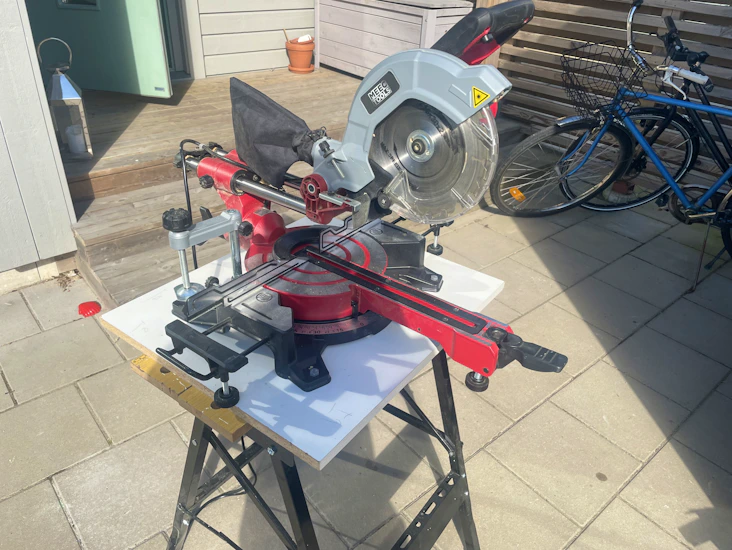 Kap-/gersåg meec inkl. ”hembyggt” stativ