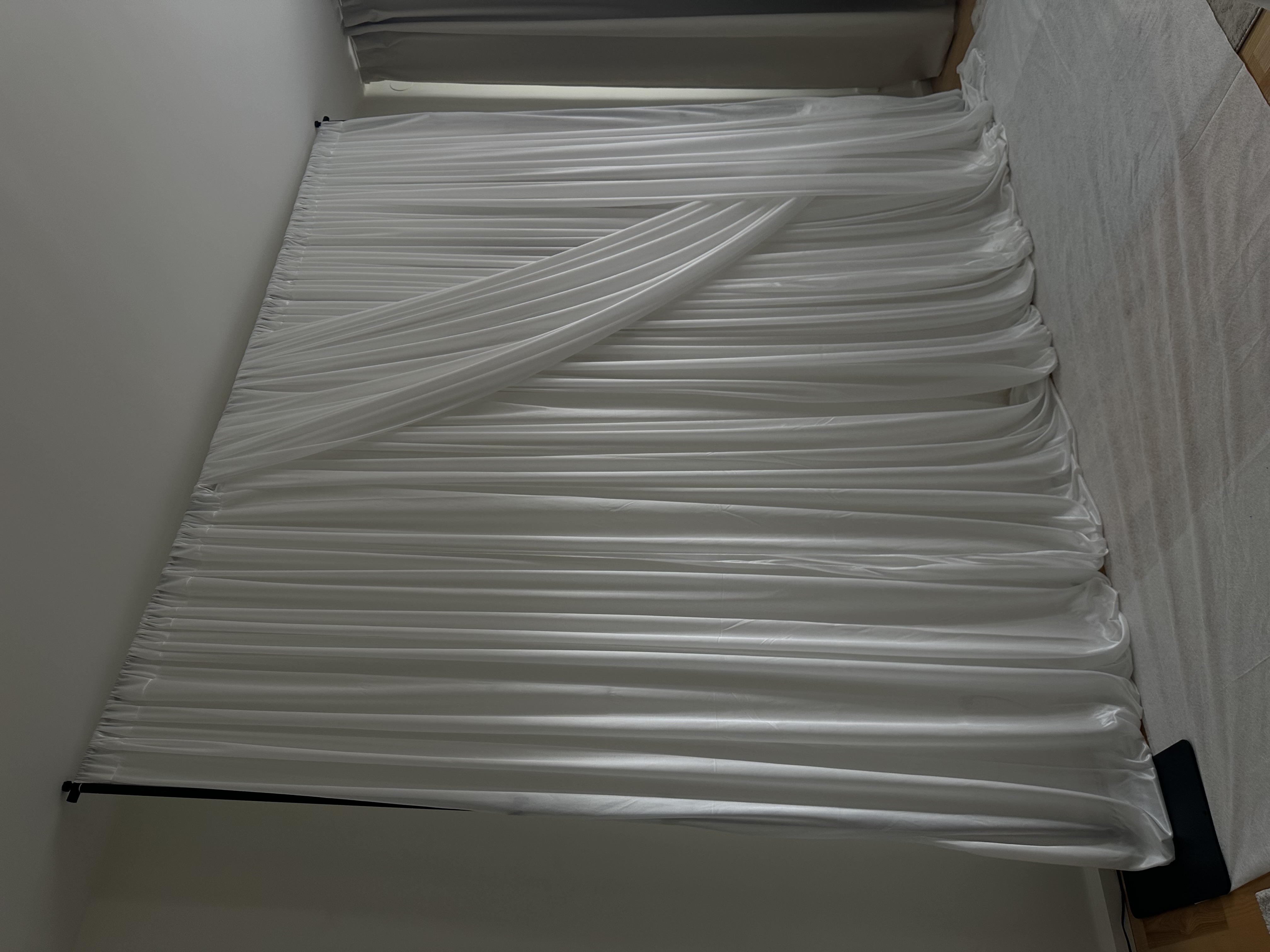 Vit backdrop med drapering & stativ 