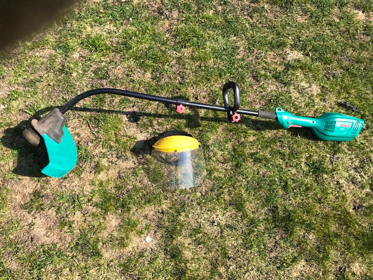 Eldriven grästrimmer