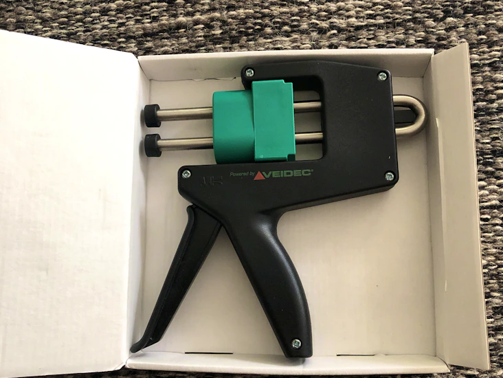 Manuell mixerpistol, 50ml, av pålitlig och stabil konstruktion för tvåkomponents limsystem.