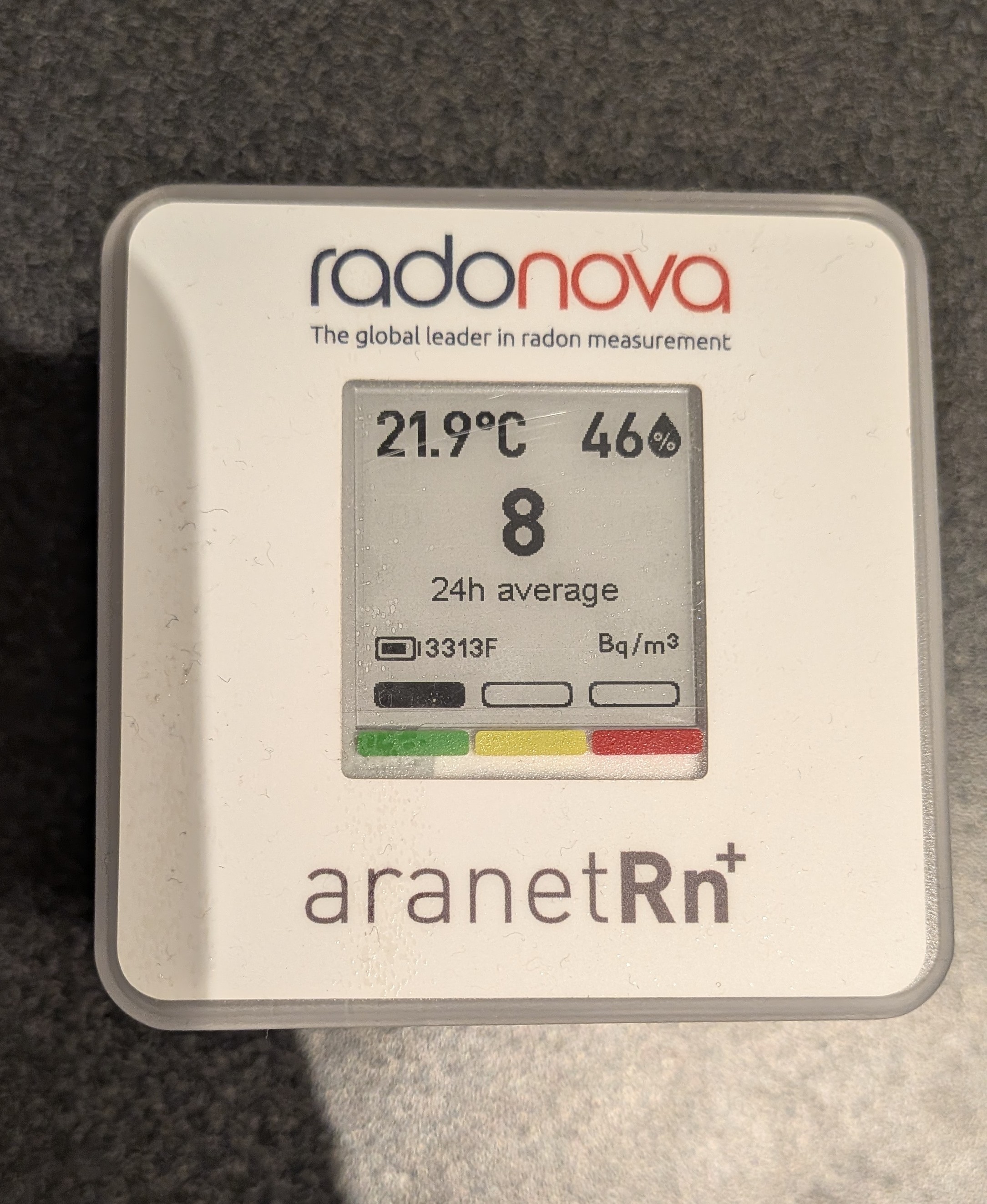 Radonmätare med app och statistik 
