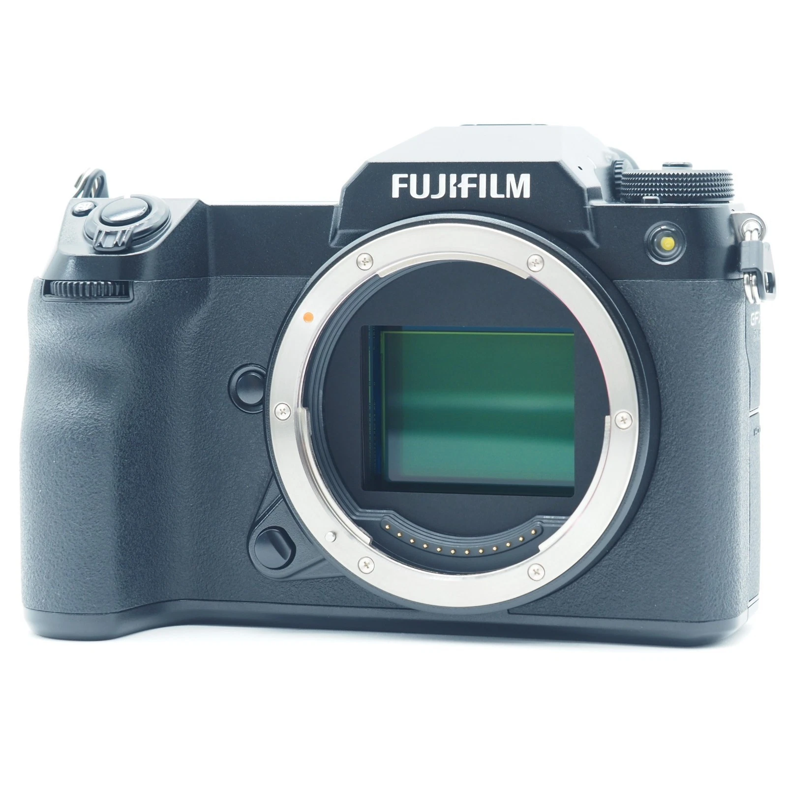 Fujifilm gfx 50sii with neewer z2 pro, gf 35-70mm f4.5-5.6 wr zoom lens 