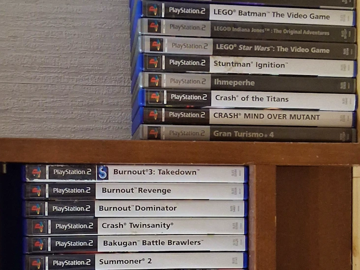 Playstation 2 pelejä