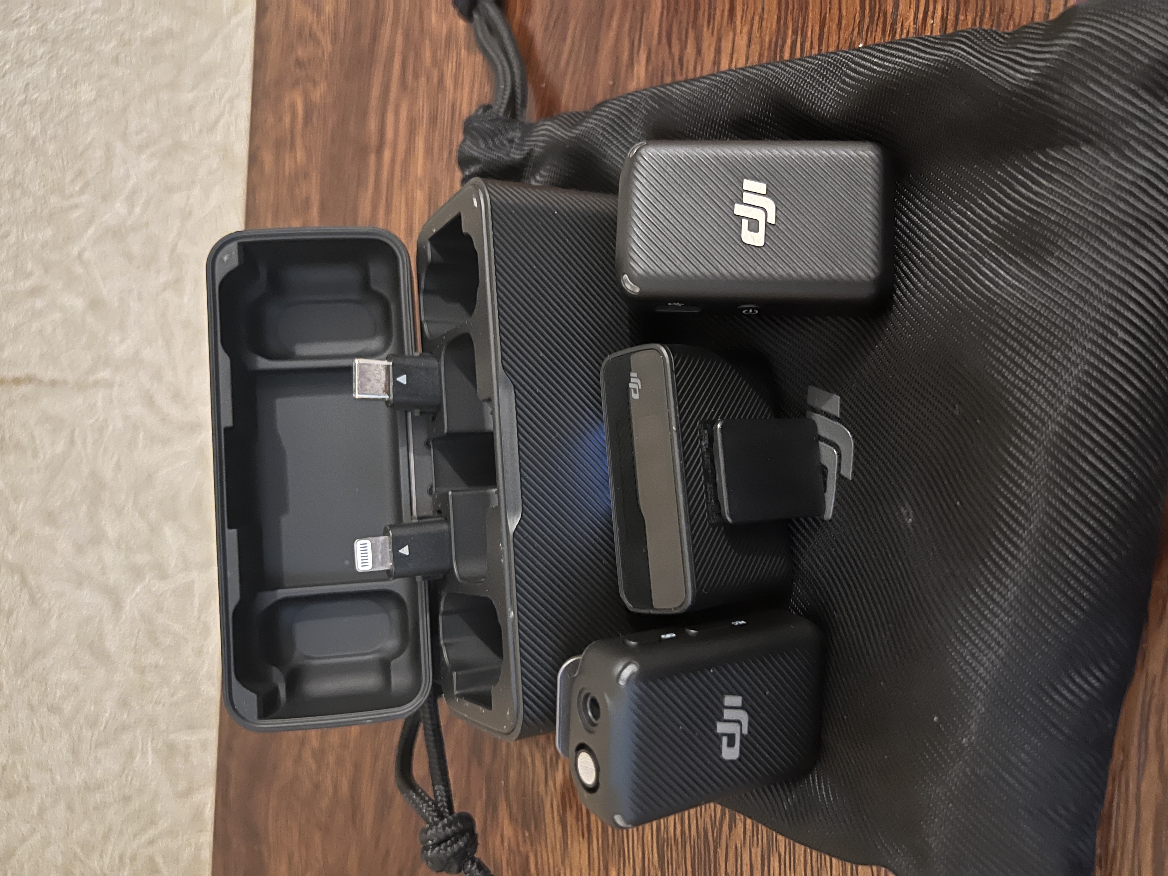 Dji mic (2 tx + 1 rx + charging case), wireless lavalier 