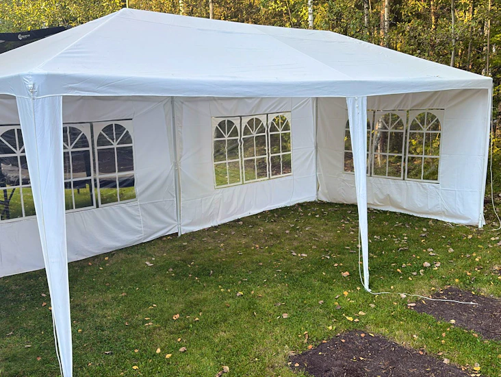 Valkea juhlateltta koko 3x6m