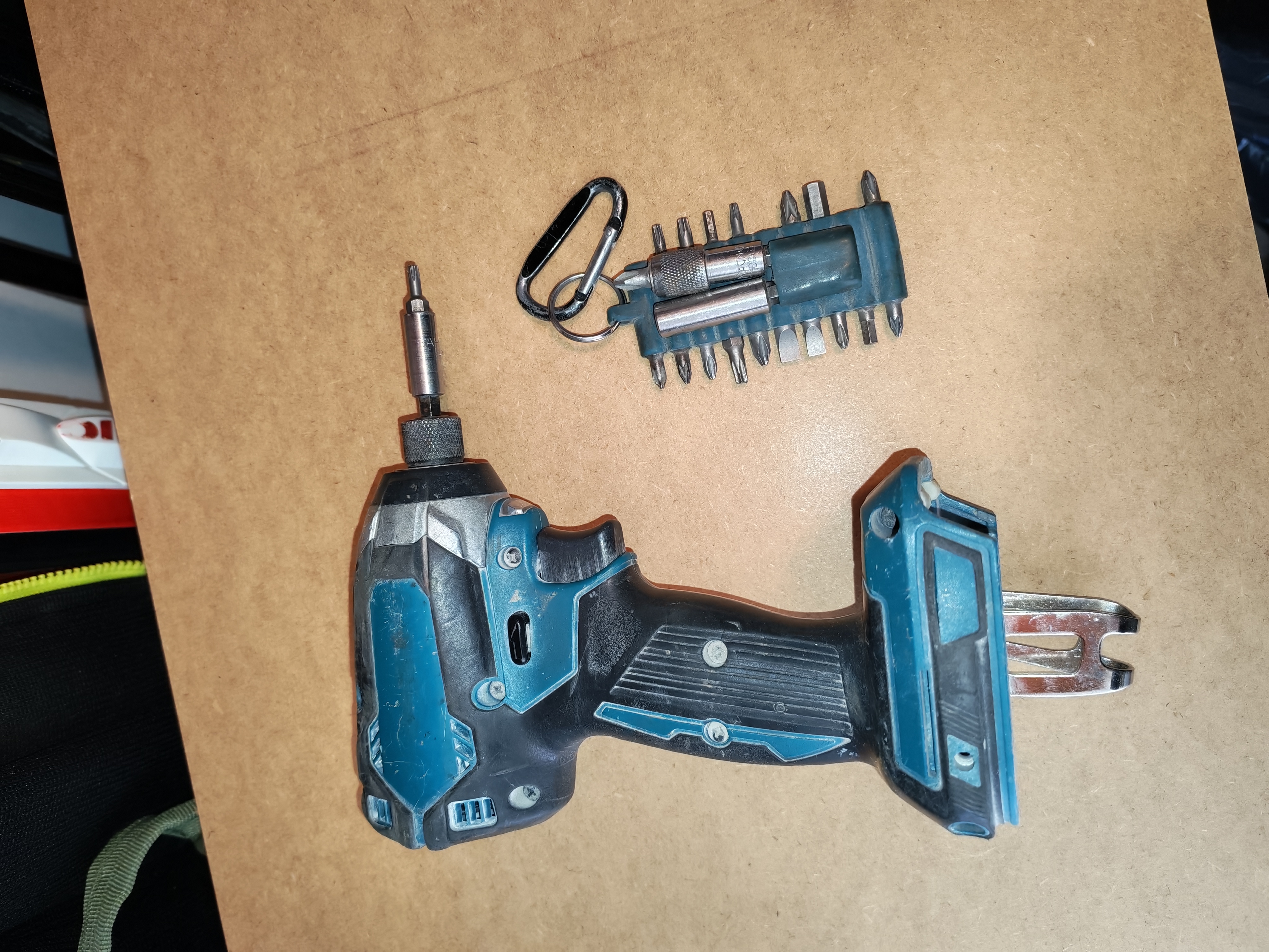 Makita ruuvinväännin