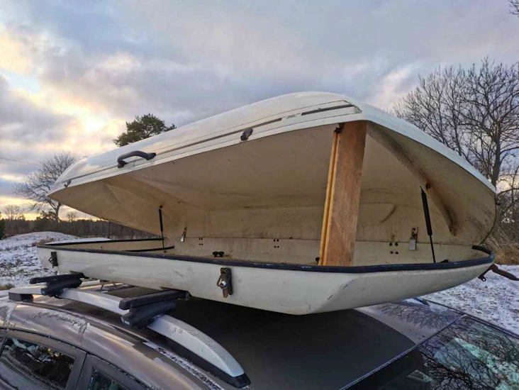 Rymlig takbox med räcke