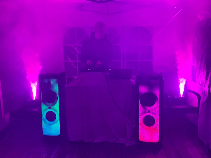 Två st co2 effekt rökmaskiner