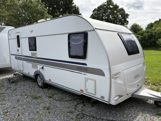 Husvagn uthyres , adria adora 563 tk