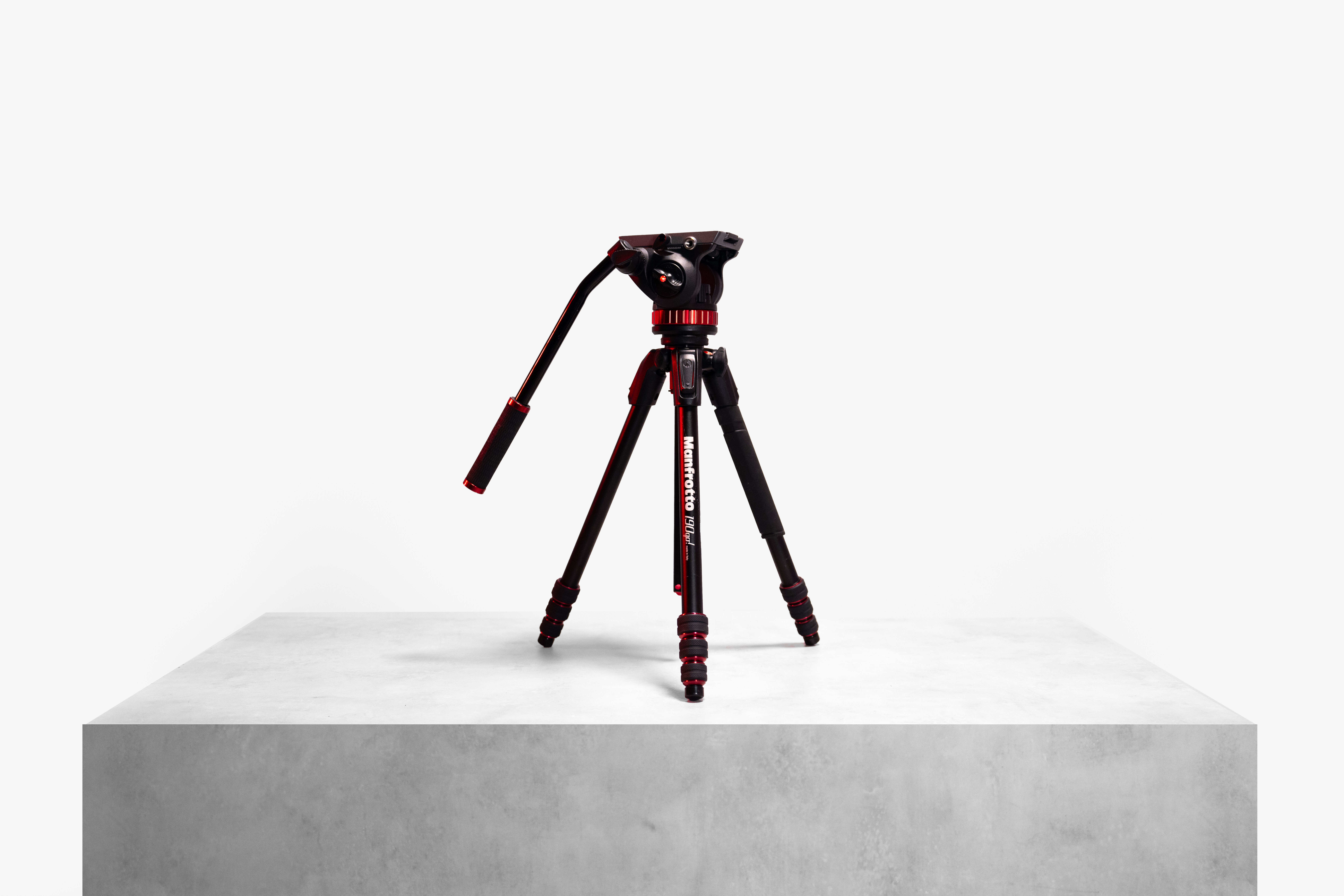 Manfrotto tripod 190 go/mvh502ah fluid head