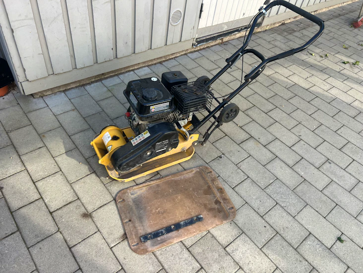 Markvibrator 61kg 4-takt, med matta