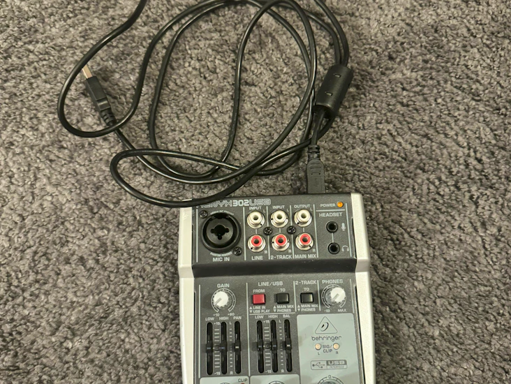 Behringer xenyx 302 usb- mikseri