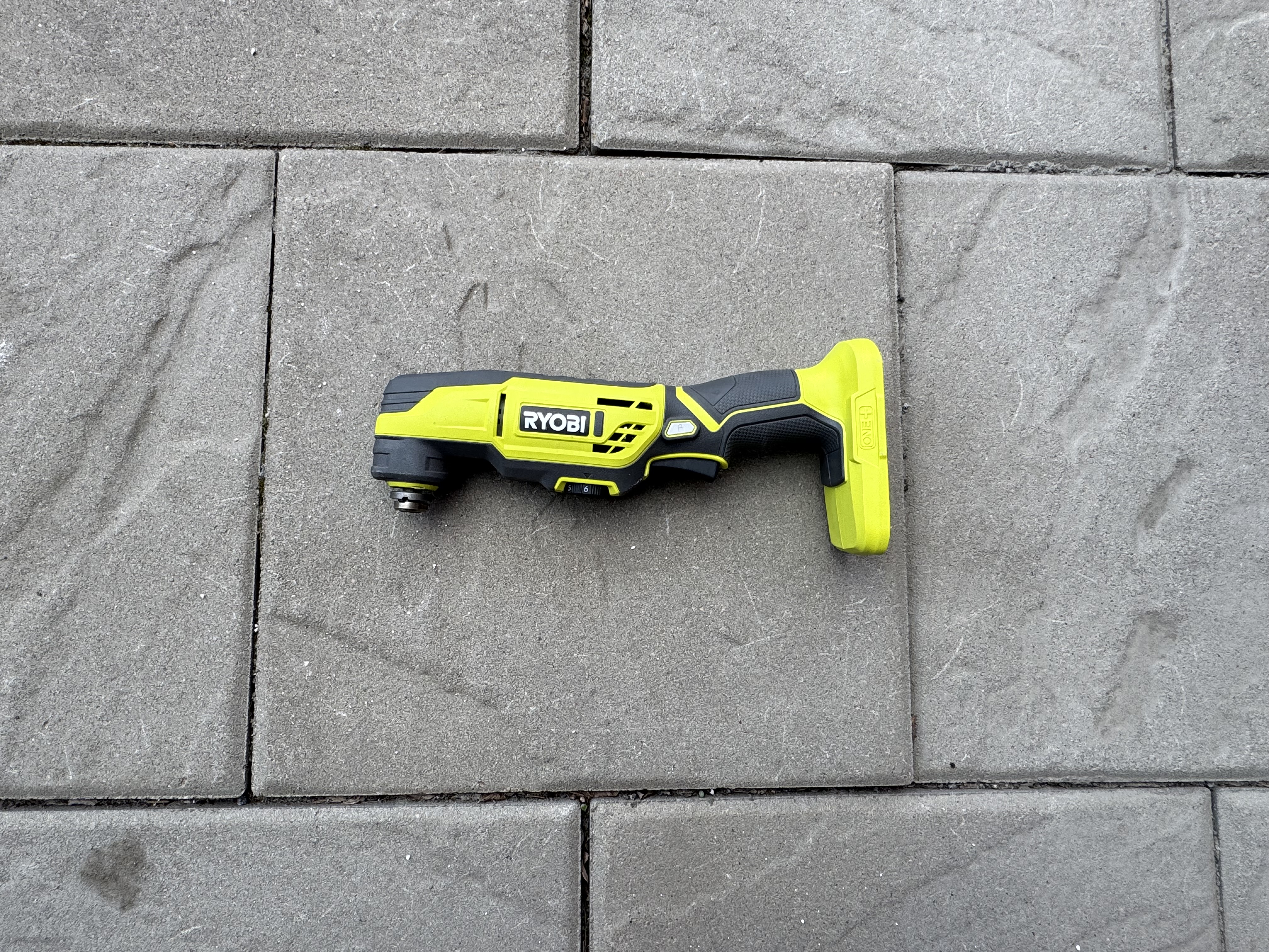 Batteridriven multiverktyg 18v ryobi one+ r18mt3