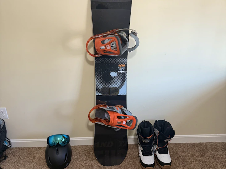 Men’s snowboard gear