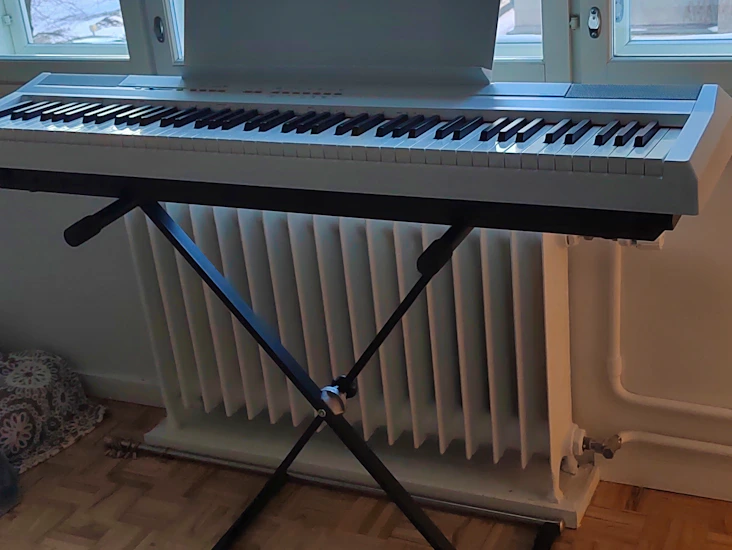 Yamaha p-105 -digitaalipiano