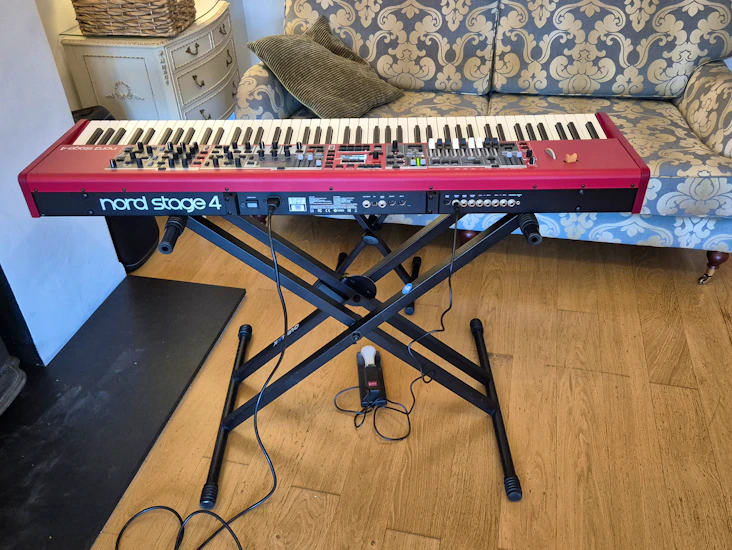 Nord stage 4 88 key digital piano + chair + stand