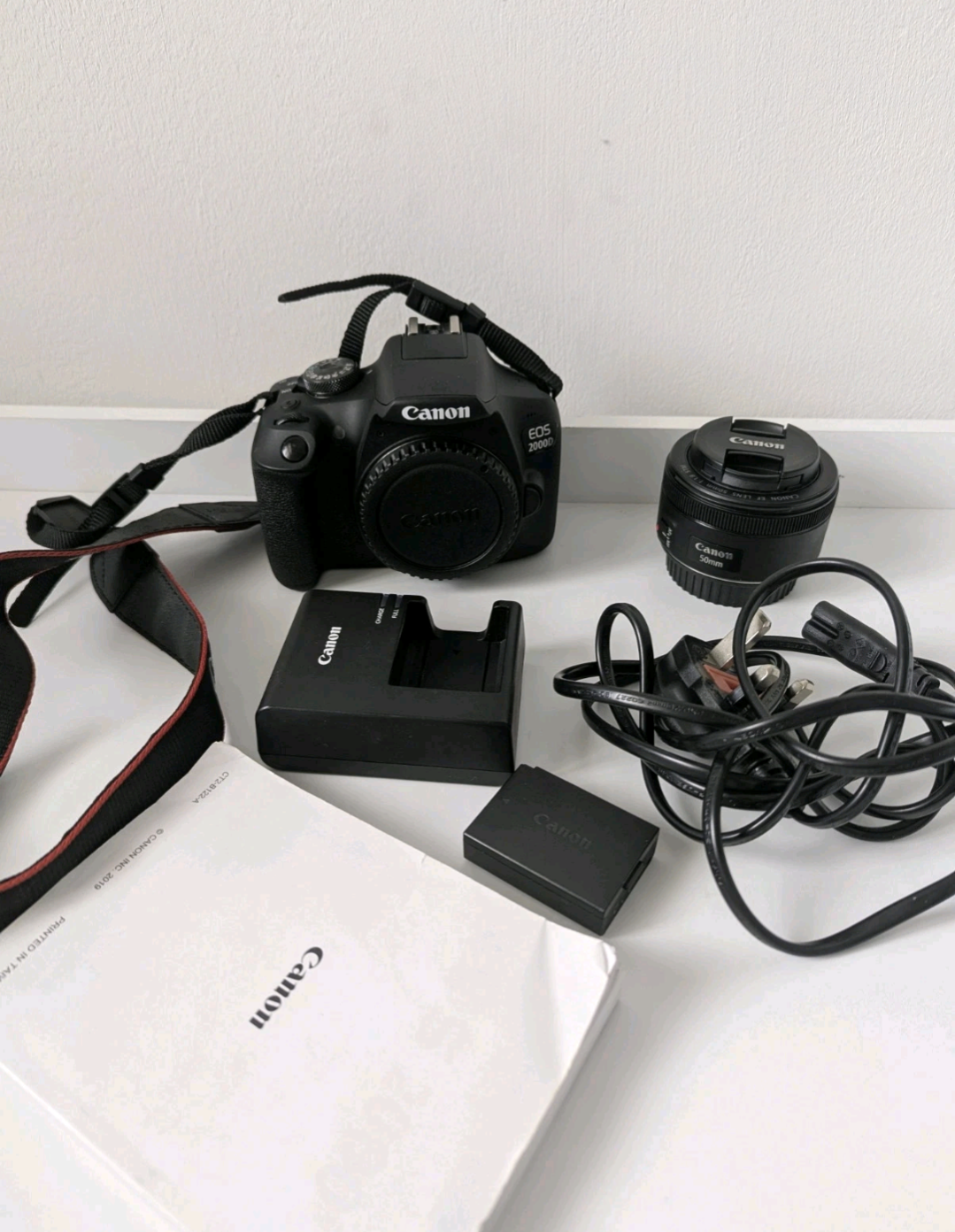 Canon eos 2000d dslr camera 