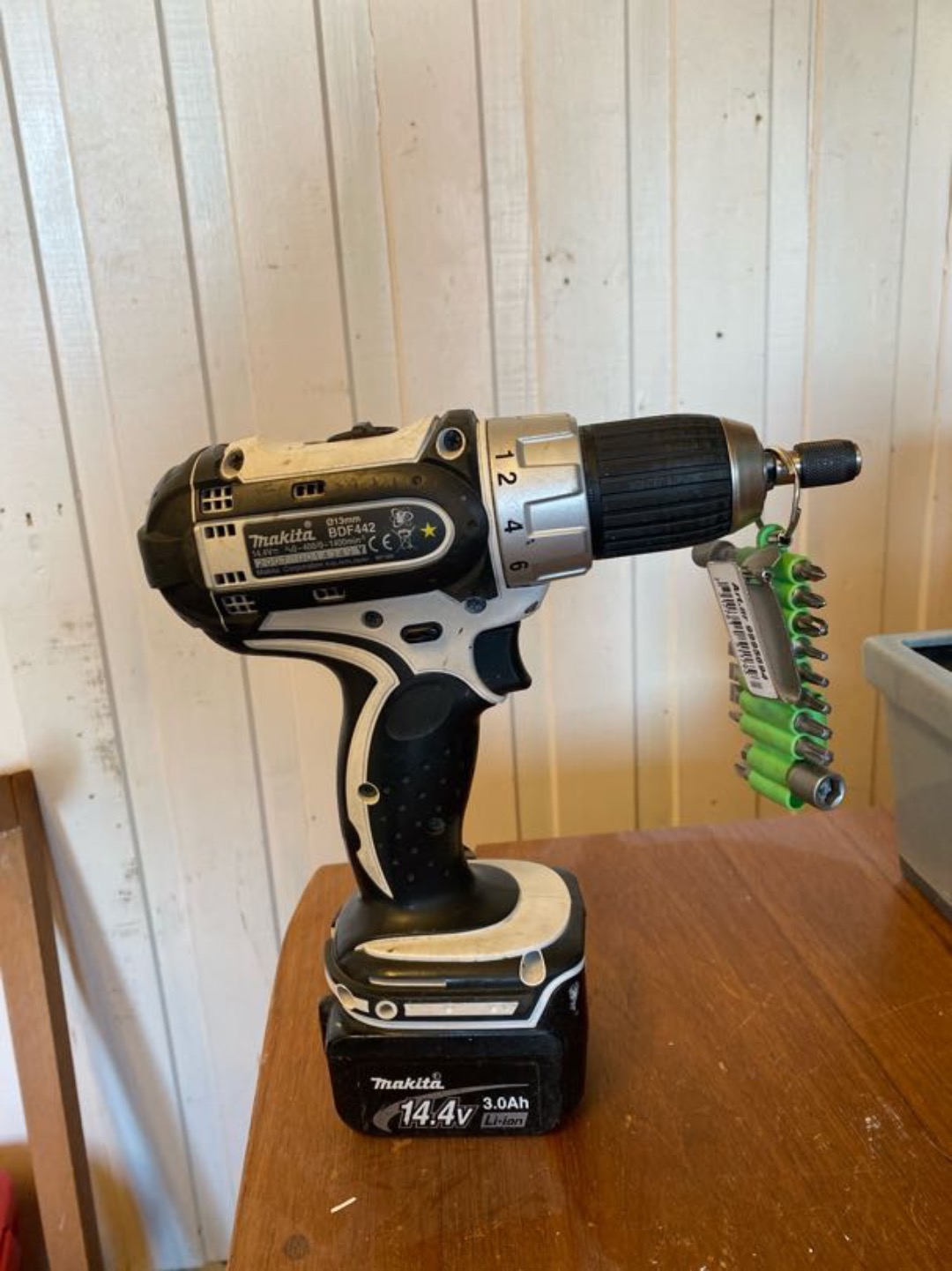 Makita skruvdragare med bits