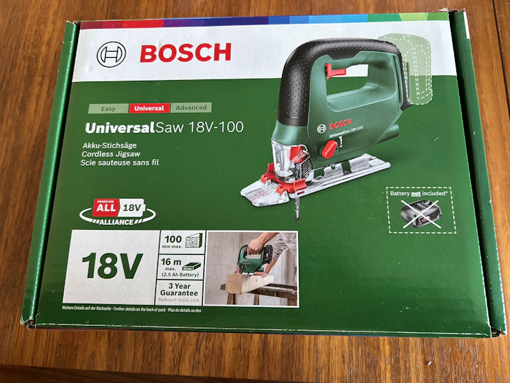Bosch universalsaw / stikksag med batteri og hurtiglader