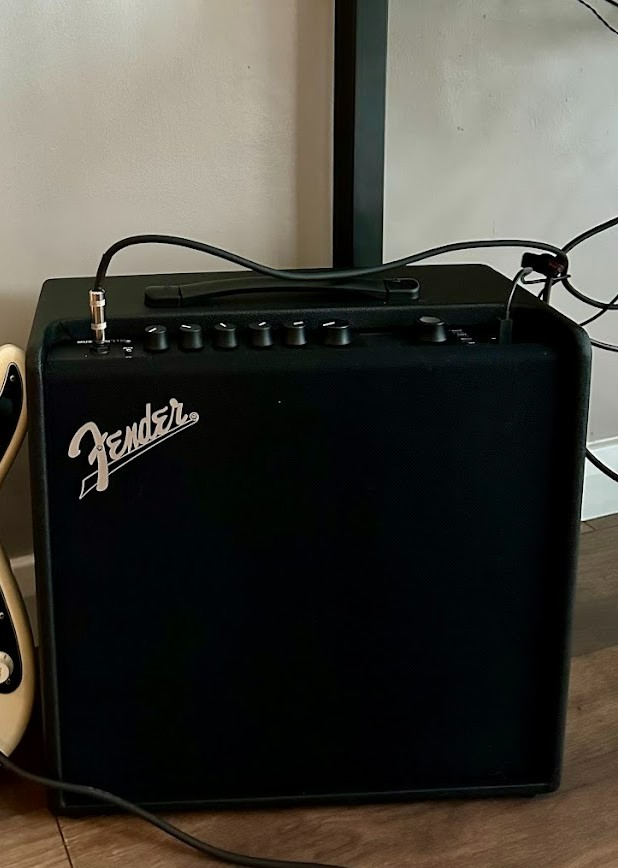 Fender mustang lt50