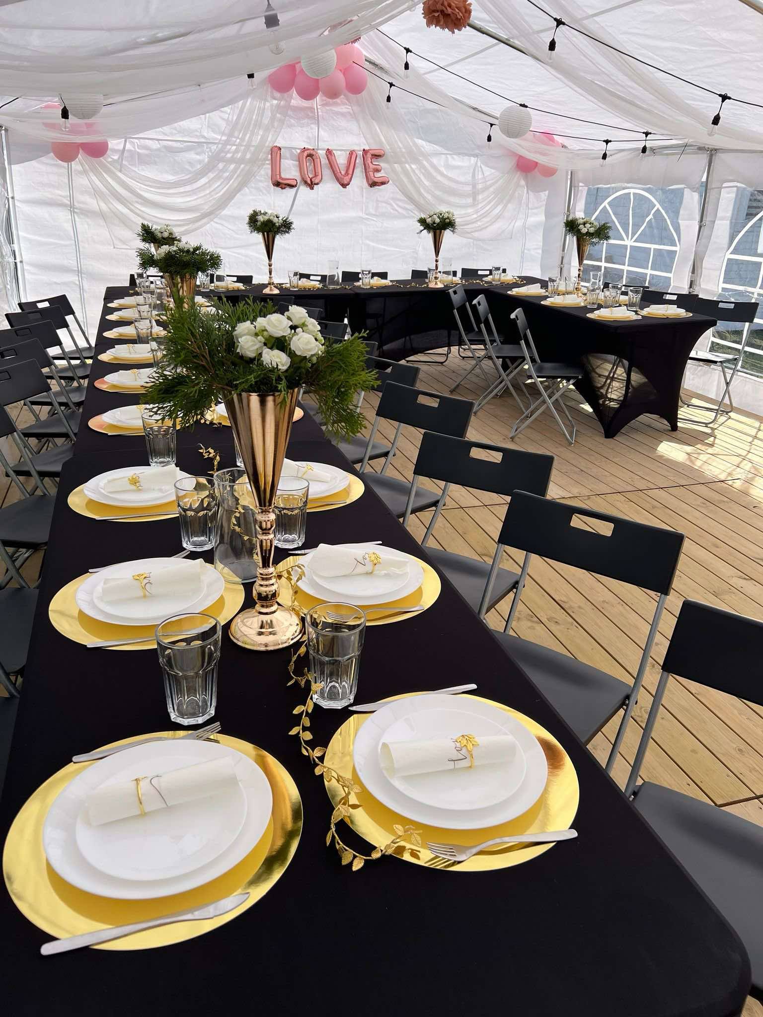 Utleie av partytelt, bord, stoler, gulv, oppvarming og mye mer!