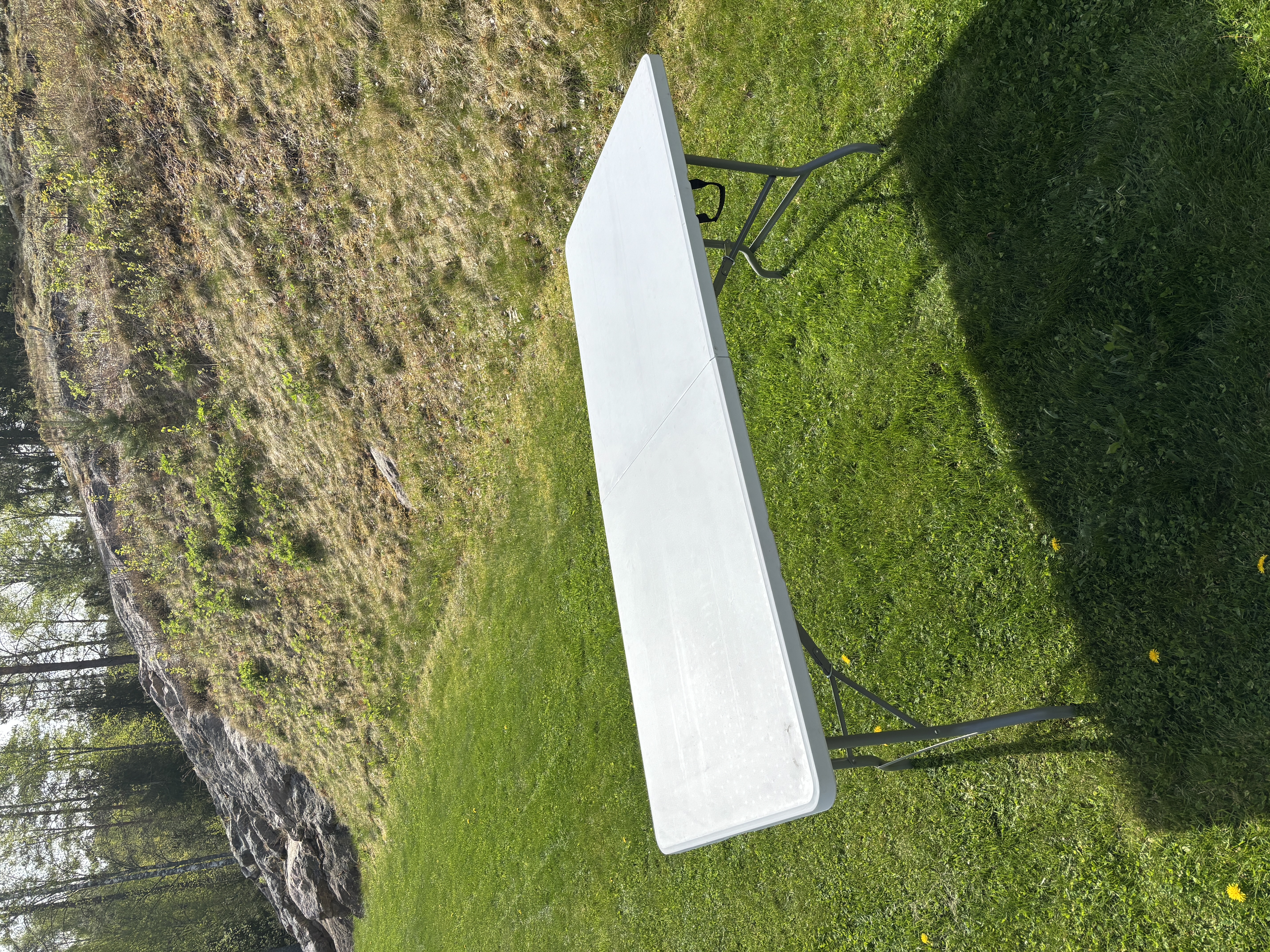 6 klappbord och 26 klappstolar