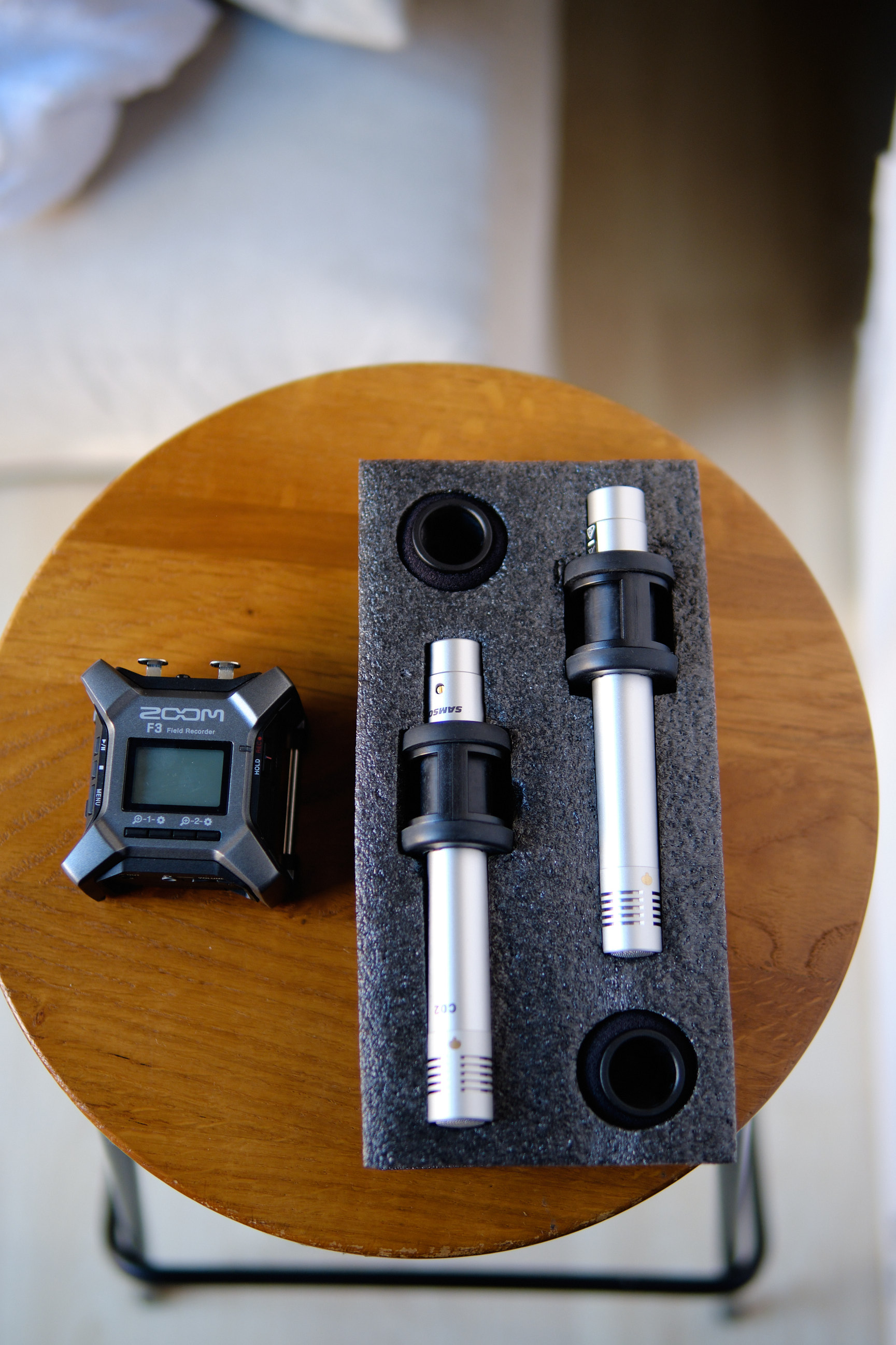 Zoom f3 recorder with samson sac02 pencil condenser microphone pair