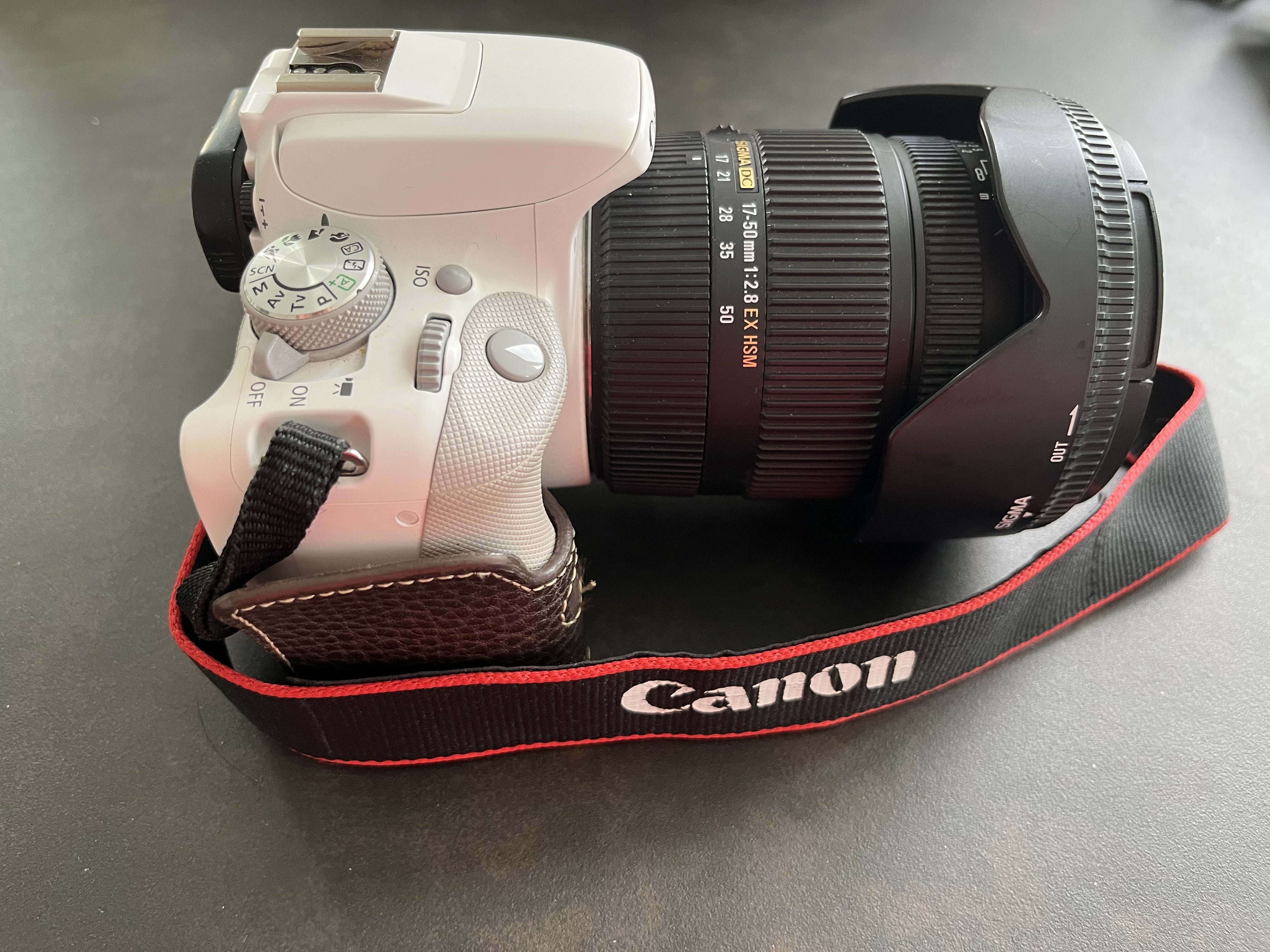 Canon dslr camera with kit – ready to shoot!