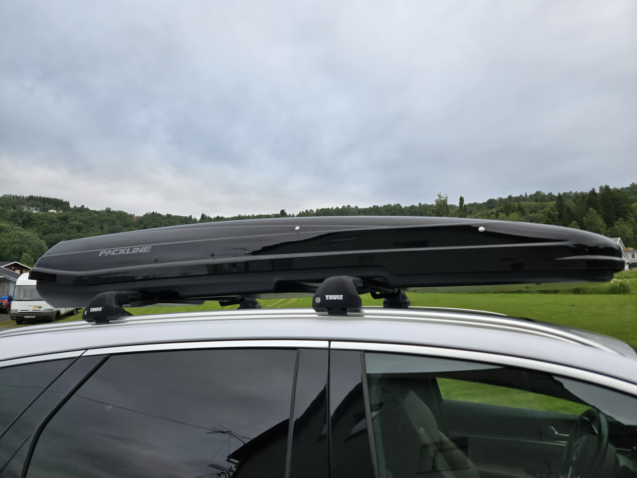 Packline takboks med thule stativ til leie
