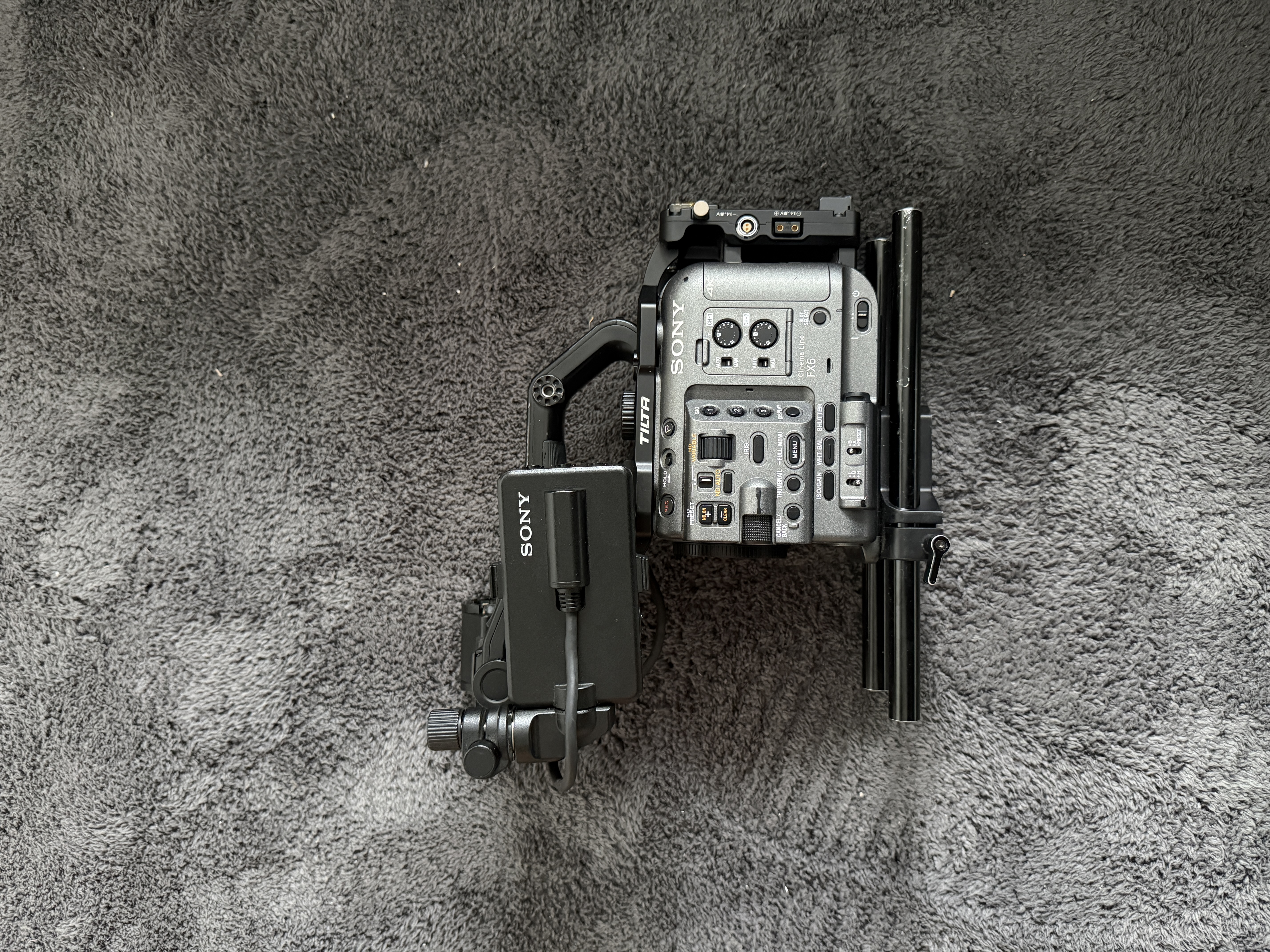 Sony fx6 camera – body only + 1× v-mount battery  sony fx6 professional full-fra