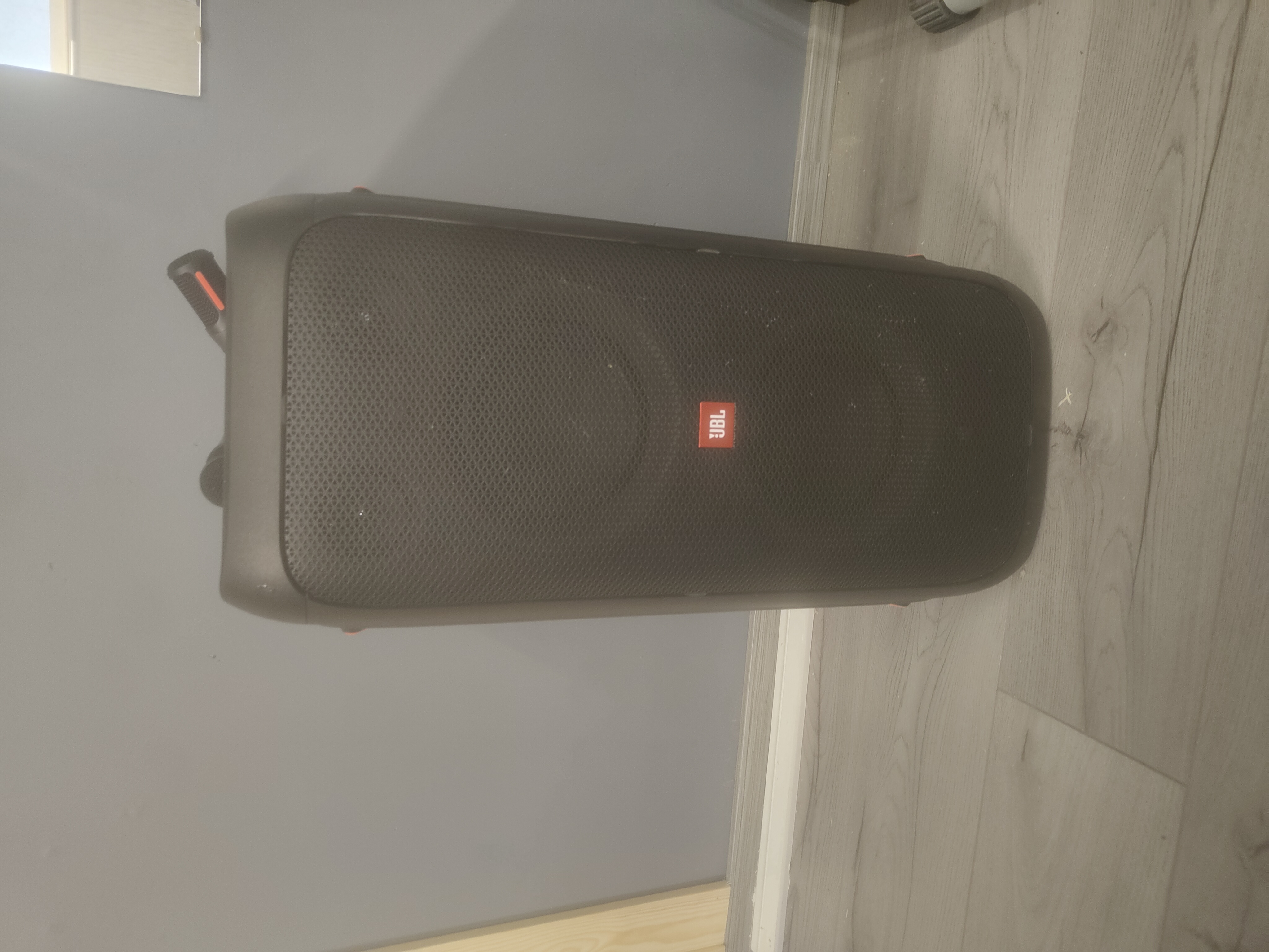 Jbl partobox 310+2 mikrofonia