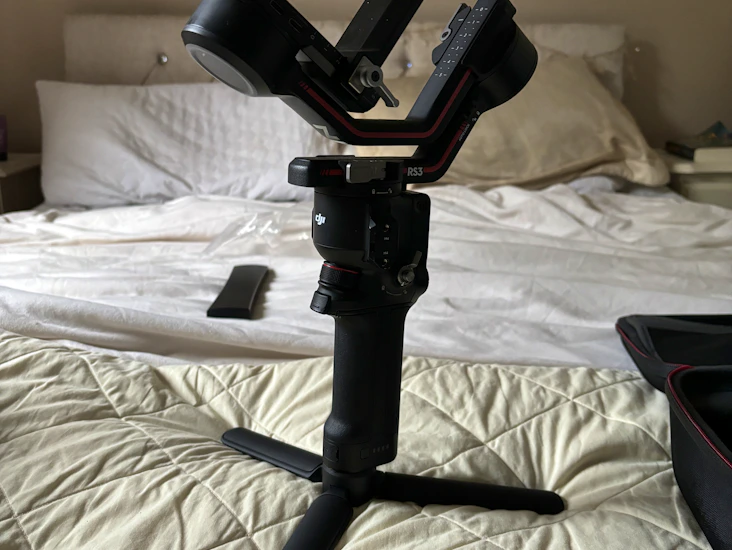 Dji rs 3 handheld gimbal
