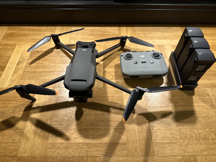 Dji mavic 3 pro (fly more combo)