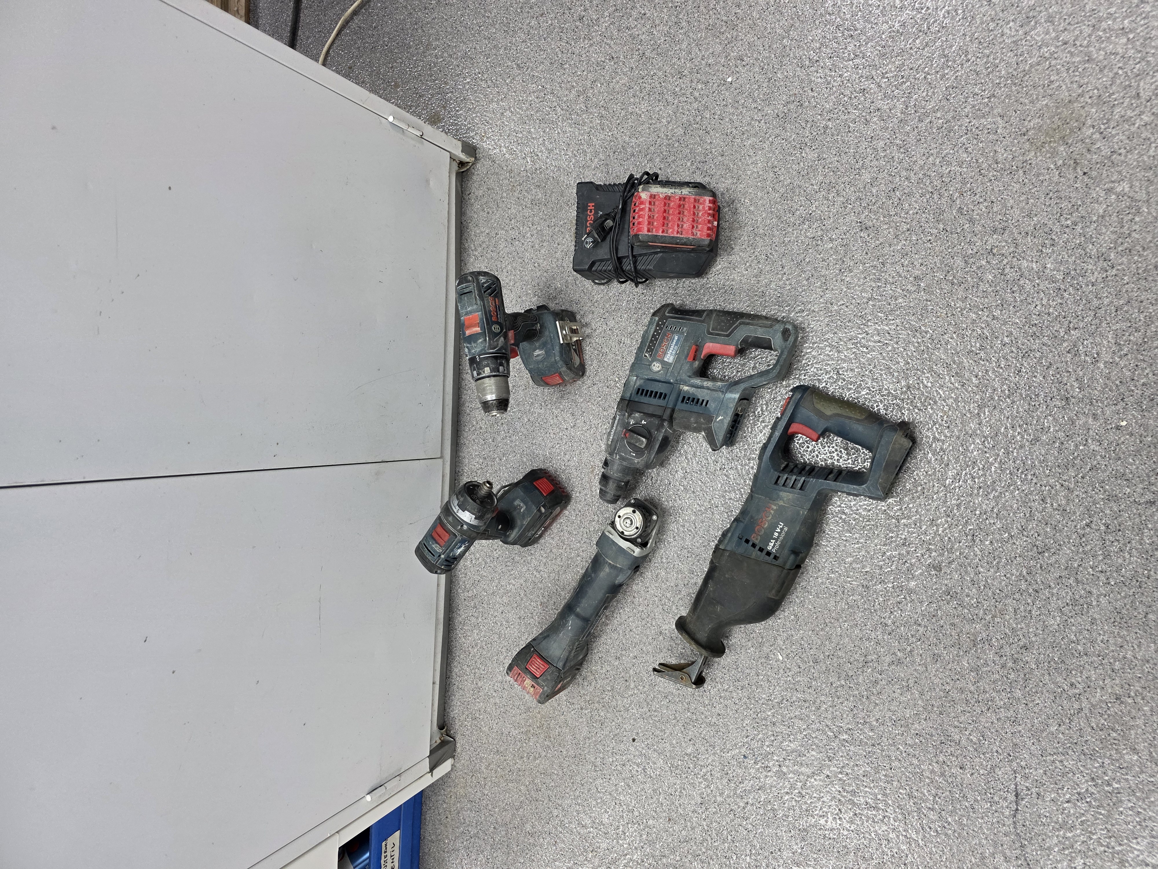 Bosch v18 verktygspaket