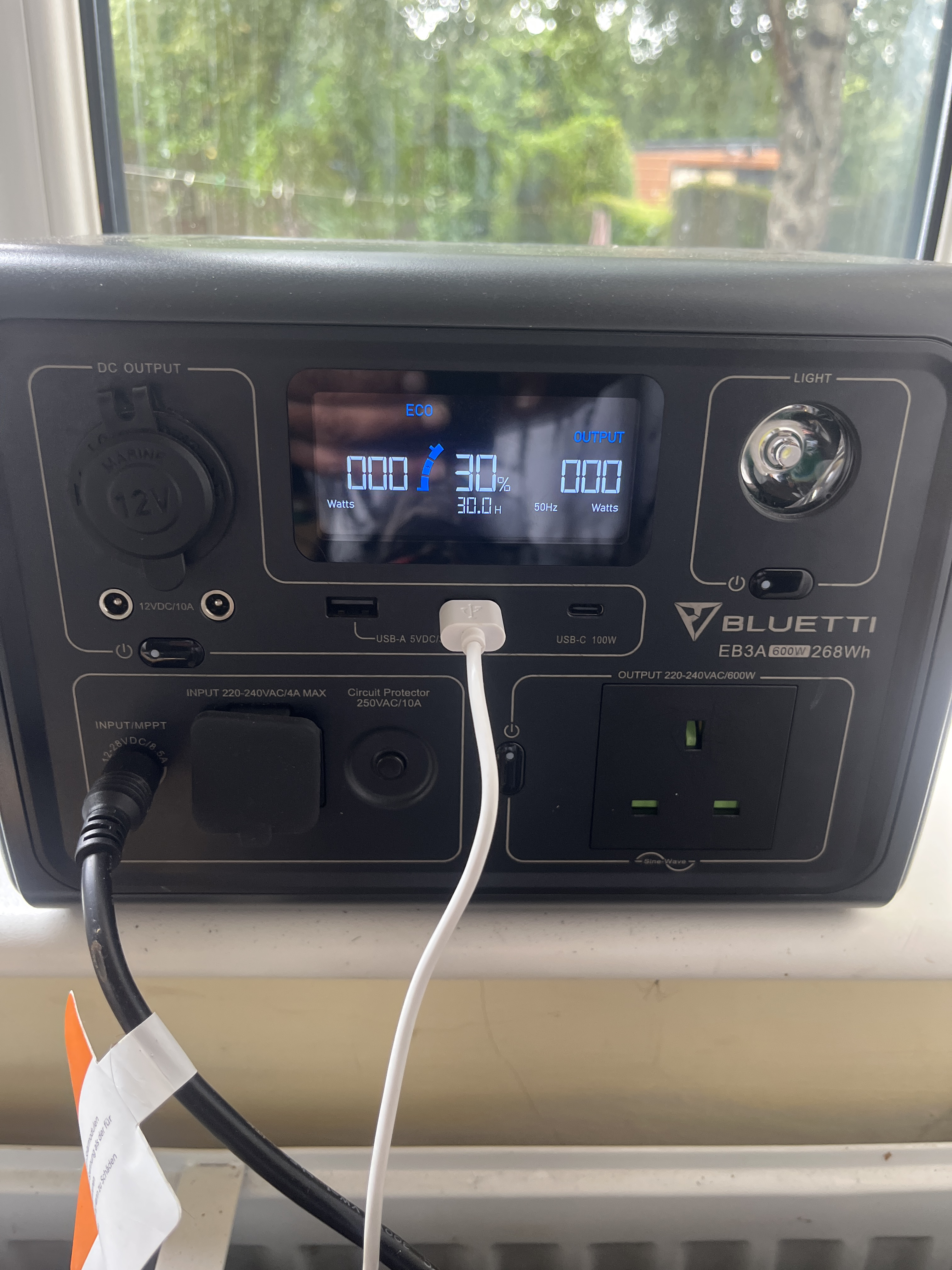 Bluetti 600w rechargeable battery 