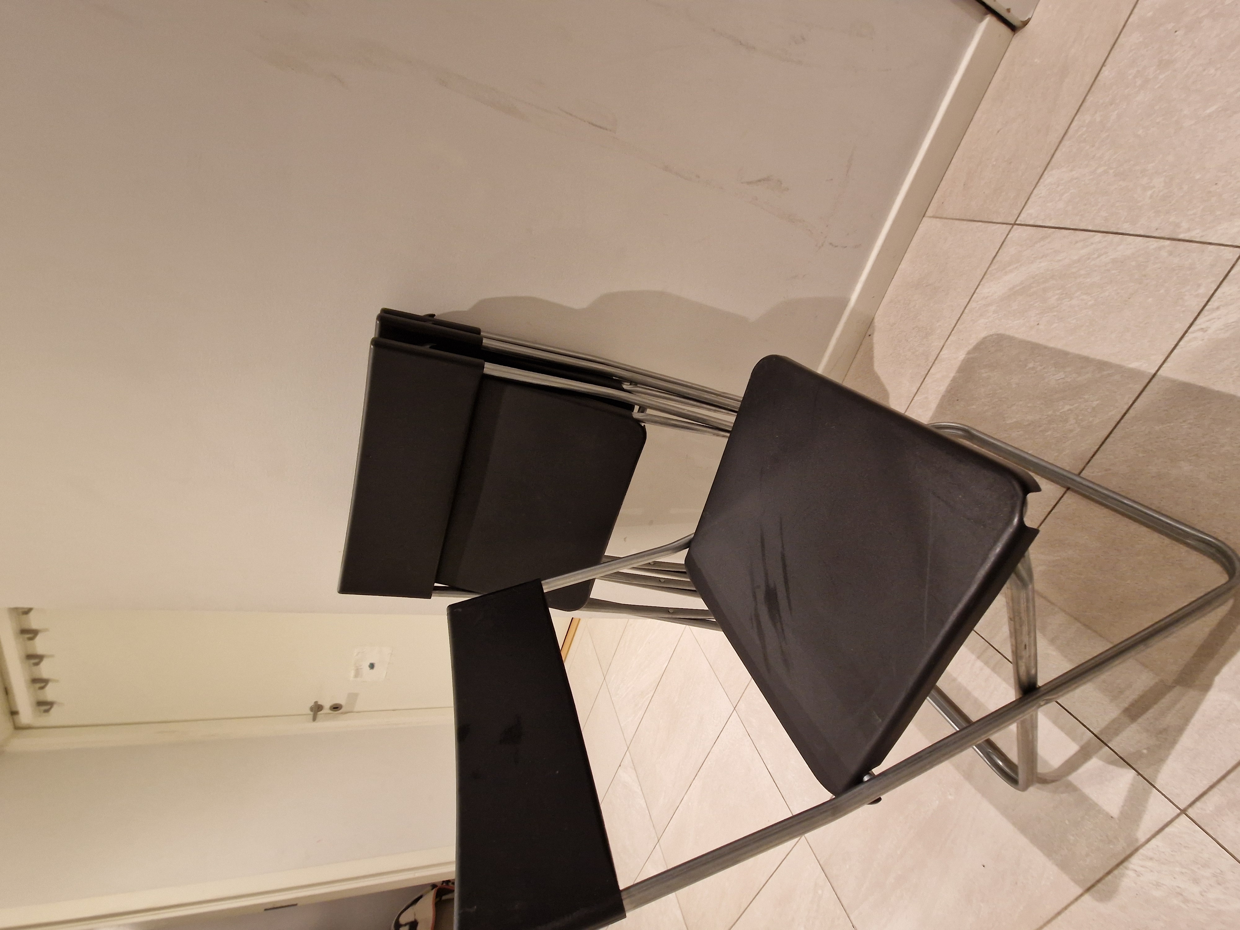 4st svarta klappstolar för olika tillställningar