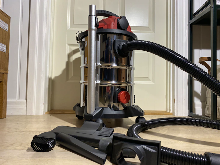 Grovstøvsuger / våtstøvsuger