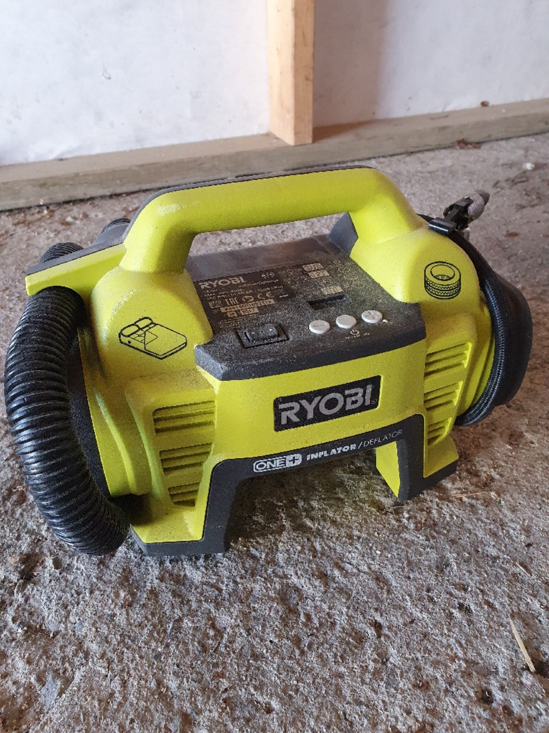 Ryobi kompressor 