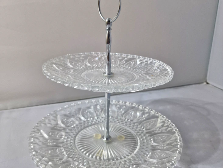 Glass cupcake cake tier stand