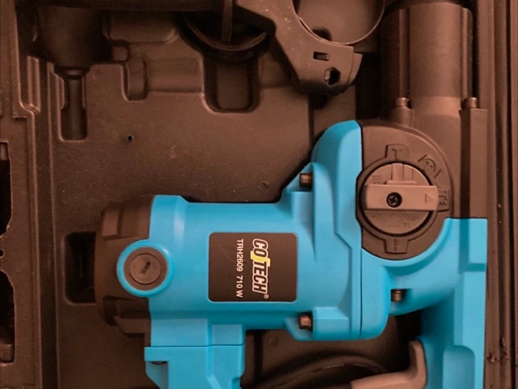 Slagborr cotech 710w med borrsats