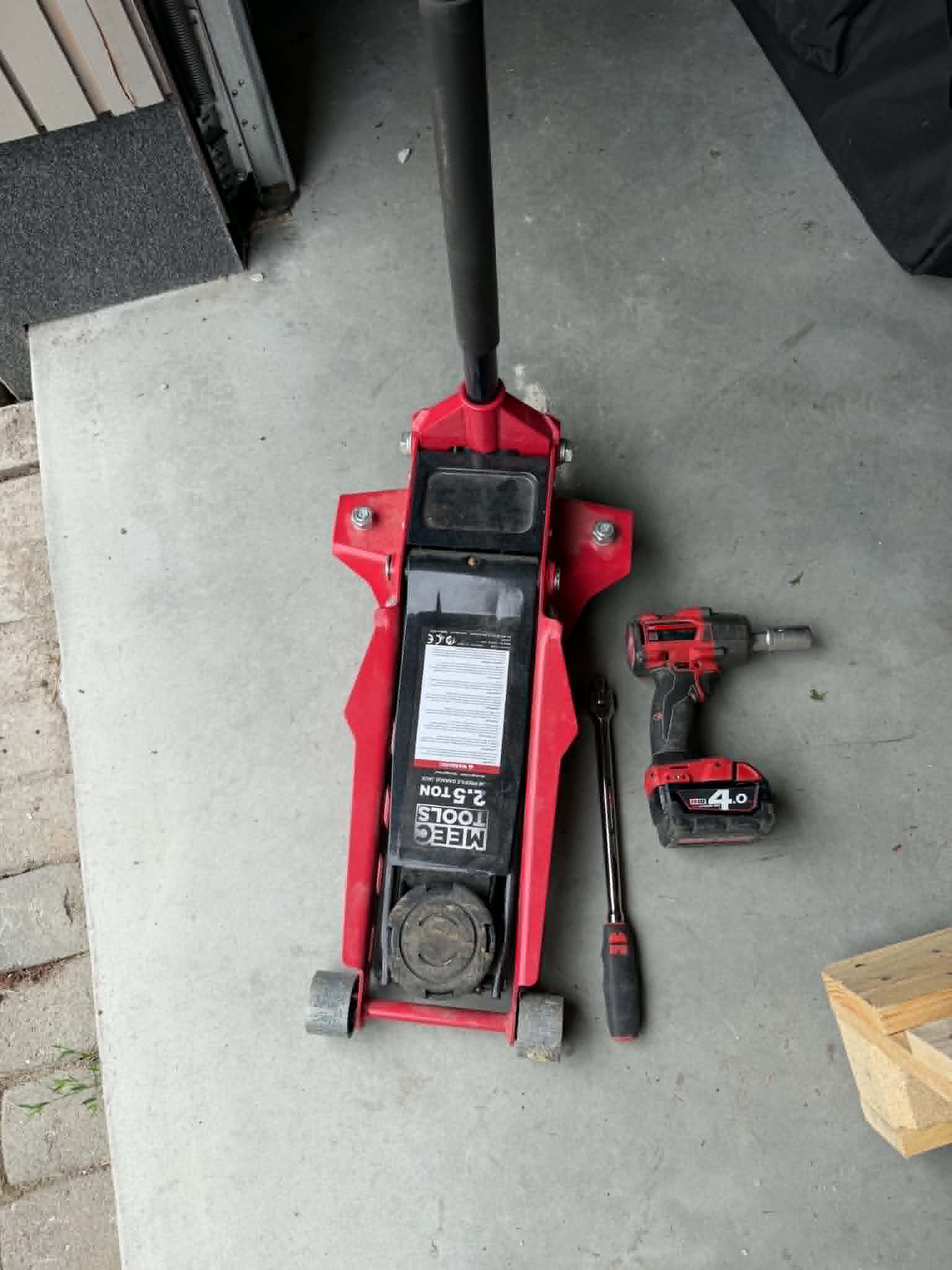 Hjulskiftpakke  med elektrisk muttertrekker