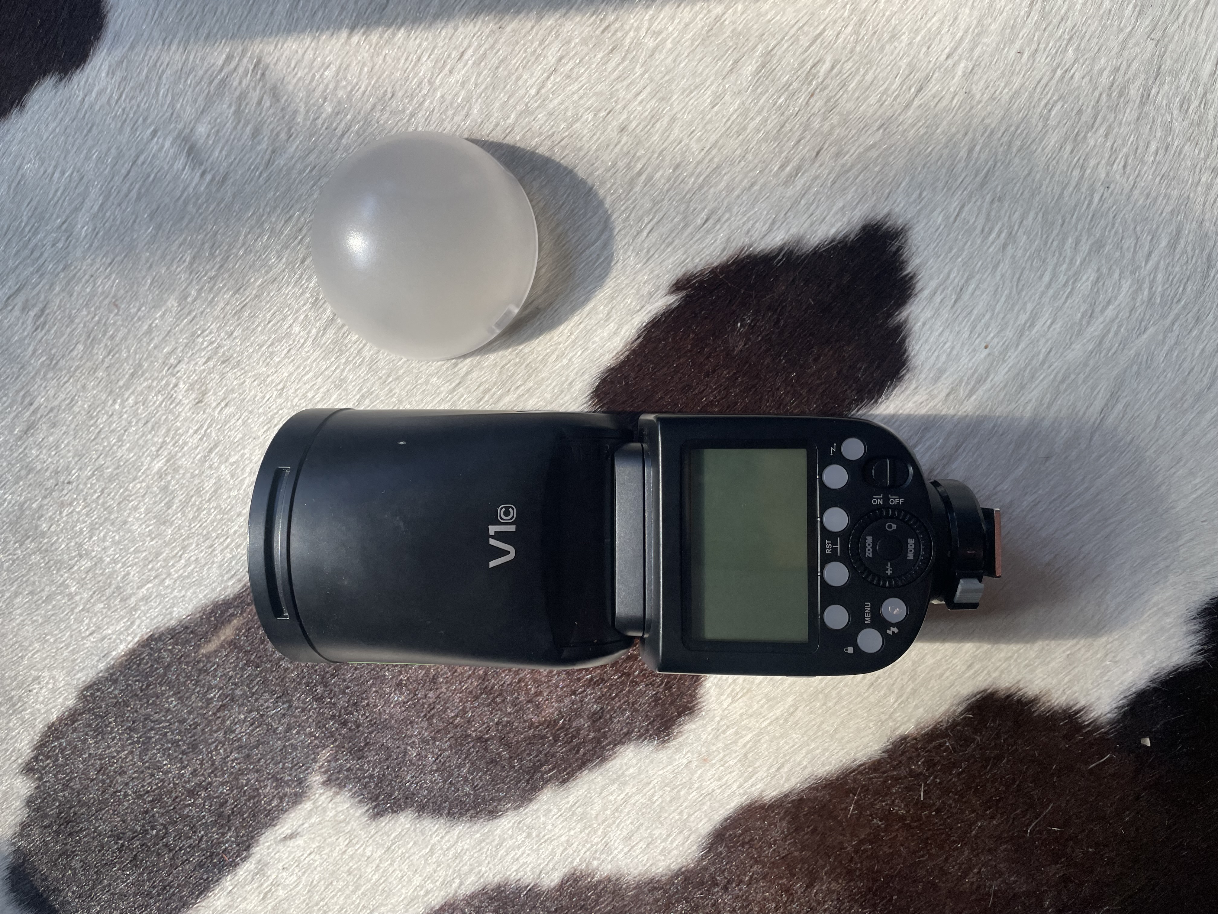 Godox v1 speedlight flash with dome diffuser (canon)