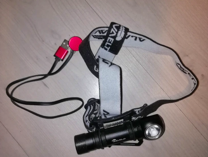 Otsalamppu vaeltaja 900 lumen