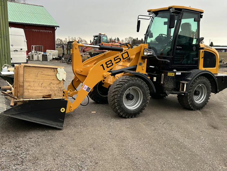 Liten smidig lastmaskin