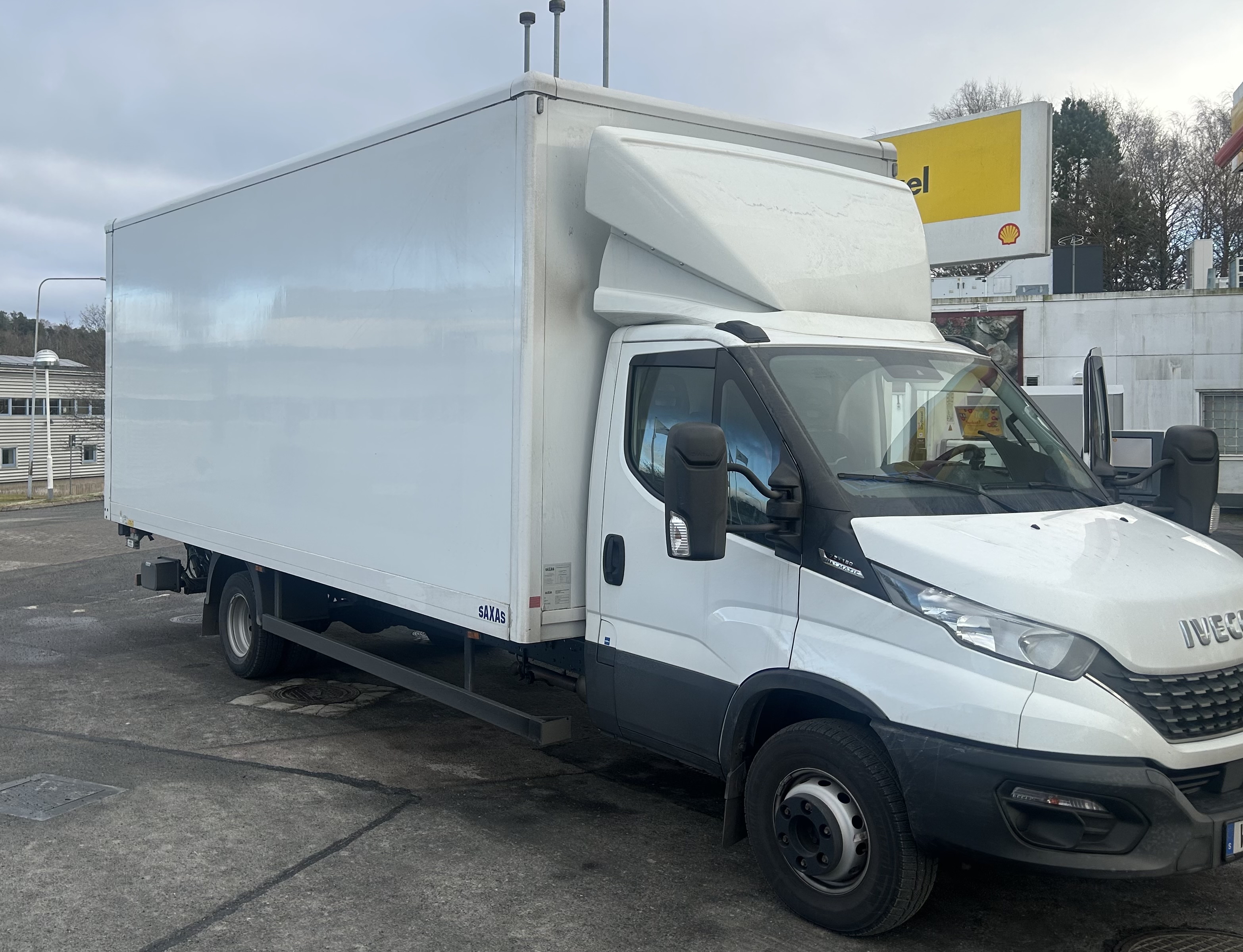 Lastbil med chaufför